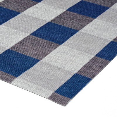6' x 8' Gingham Check Indoor/Outdoor Rug in Blue and White