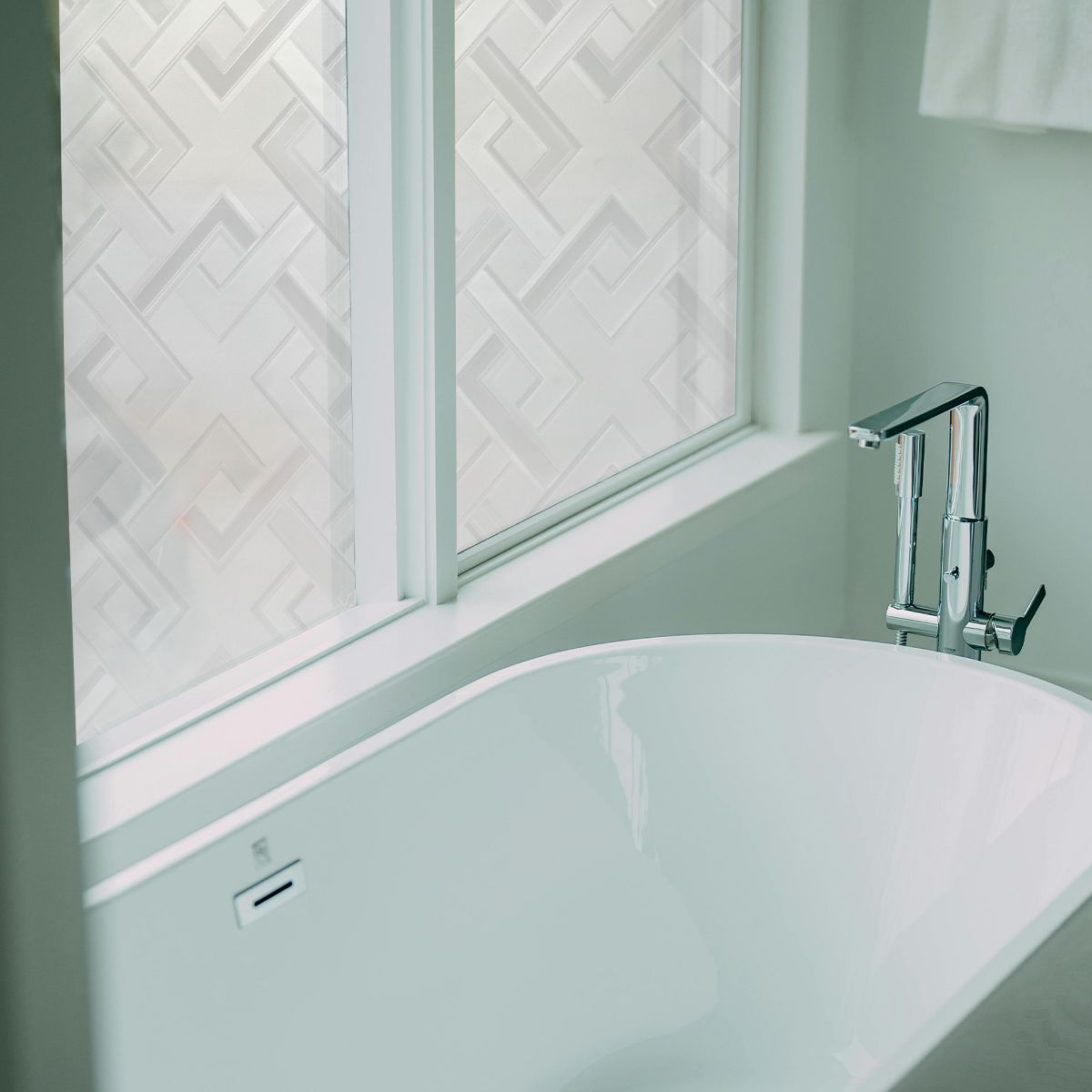 Unique Bargains Diamond Pattern Window Privacy Film 39.37"L x 17.72"W Clear 1 Pc - thumbnail 2