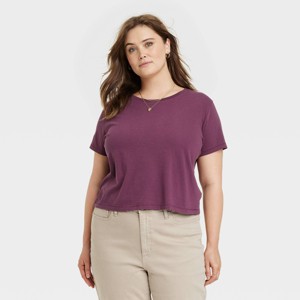 Women's Shrunken Short Sleeve T-Shirt - Universal Thread™ - 1 of 3