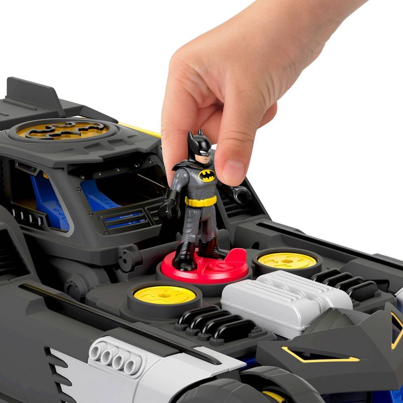 Fisher-Price Imaginext DC Super Friends Batman and Transforming Batmobile RC Vehicle, 4 of 8