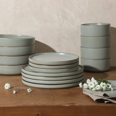 Cream Ceramic 16-Piece Round Dinnerware Set with Reactive Glaze