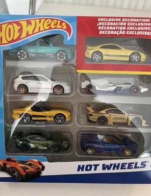 Hot Wheels Cars & Trucks Set with 1 Exclusive Car - 1:64