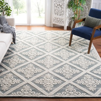 Ivory and Gray Handwoven Wool Area Rug, 8' x 10'