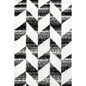 Nuloom Avery Herringbone Cozy Shag Black & White Indoor Area Rug - 1 of 4