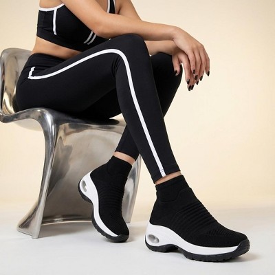 Женские кроссовки CUSHIONAIRE Breeze Easy Slip On Womens Sneakers - Casual Everyday Walking Shoes for Women with Breathable Mesh and Comfort, Black/Wht 8.5 — фото 2