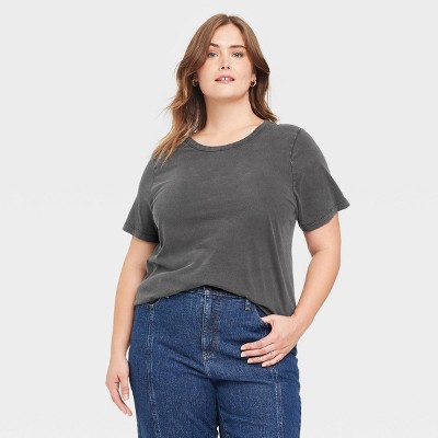 Women's Short Sleeve T-Shirt - Universal Thread™ 