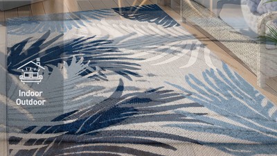Navy and White Floral Synthetic Indoor/Outdoor Rug 5' x 7'