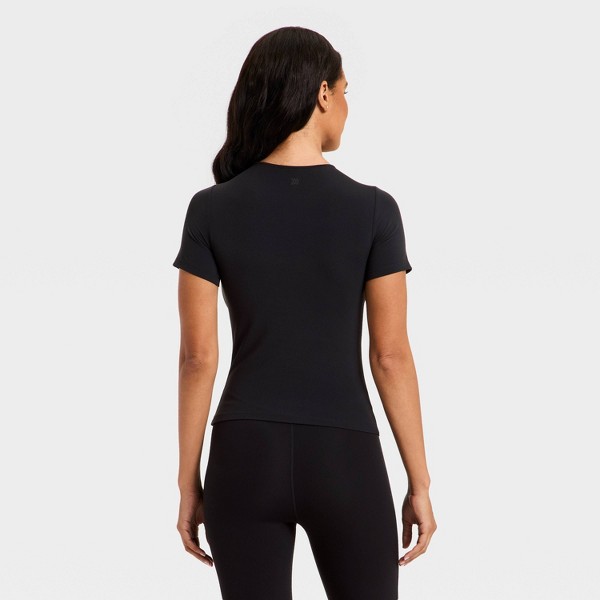 Playera de manga corta para mujer, suave y cropped - All In Motion™ 2