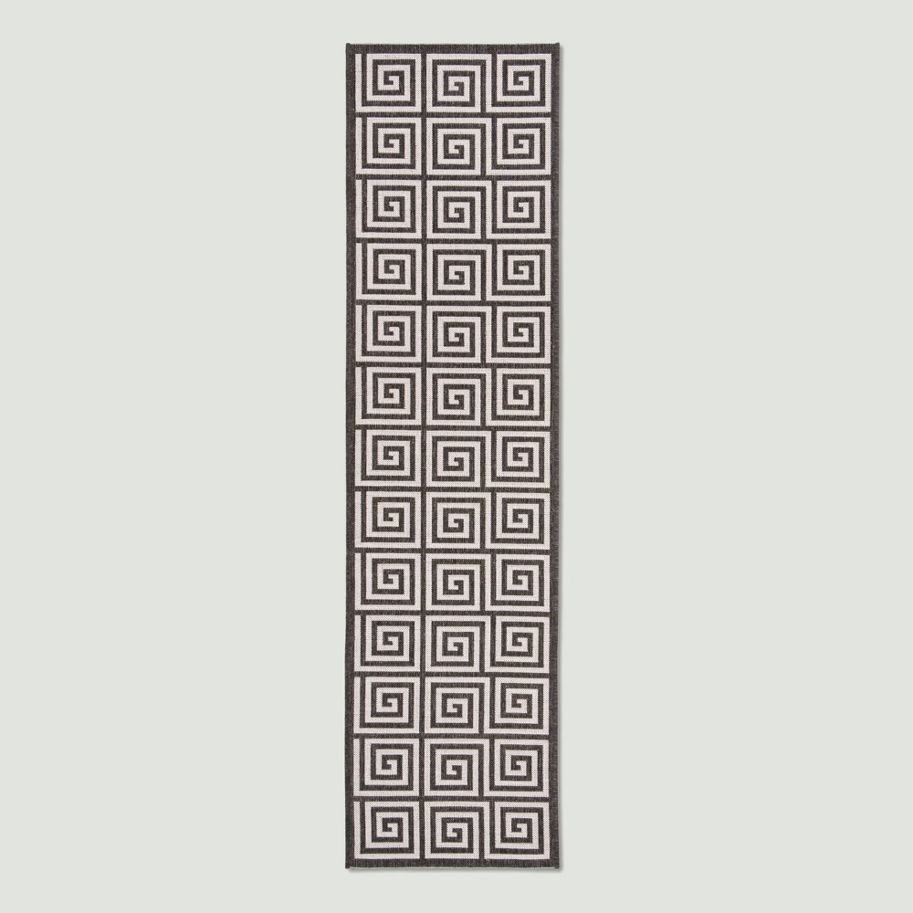 2'X8' Mazie Outdoor Rug Light Gray/Charcoal - Safavieh