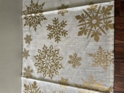 Saro Lifestyle Snowflake Design Foil Print Table Runner, Silver, 16 X 72  : Target