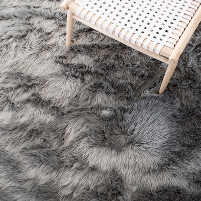 Gray Faux Sheepskin 5' x 7' Rectangular Area Rug