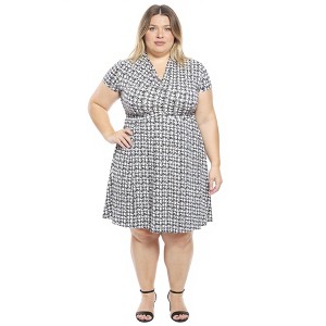 a line wrap dress plus size Plus Size Solid Short Sleeve Wrap Dress
