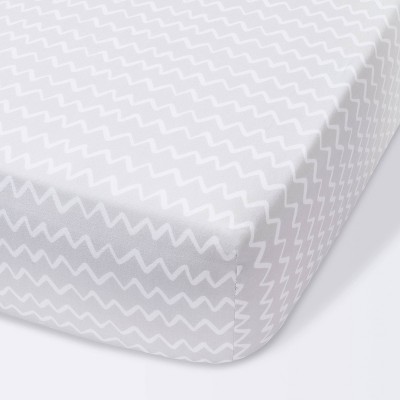 Fitted Crib Sheet Chevron - Cloud Island™ Gray/White