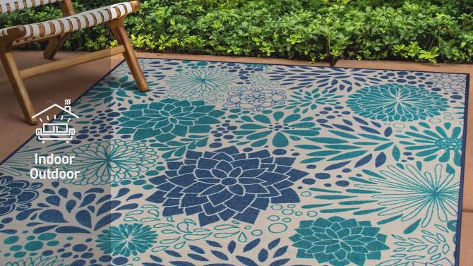 World Rug Gallery Modern Floral Circles Flatweave Indoor/Outdoor Area Rug, 2 of 18, play video