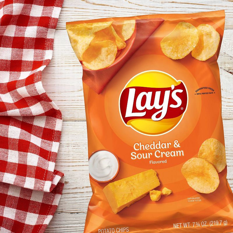 Lay&#39;s Cheddar &#38; Sour Cream Flavored Potato Chips - 7.75oz, 4 of 5