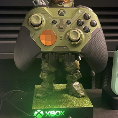 Unboxing: Cable Guys Halo Infinite Master Chief + DualSense PS5