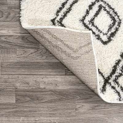 Deia Black and White Geometric Shag Area Rug