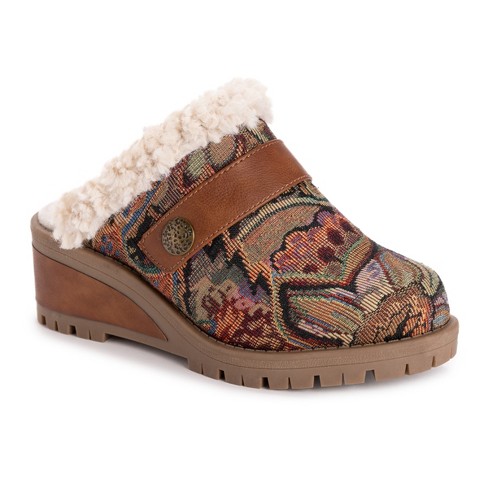 Muk luks wedge store boots