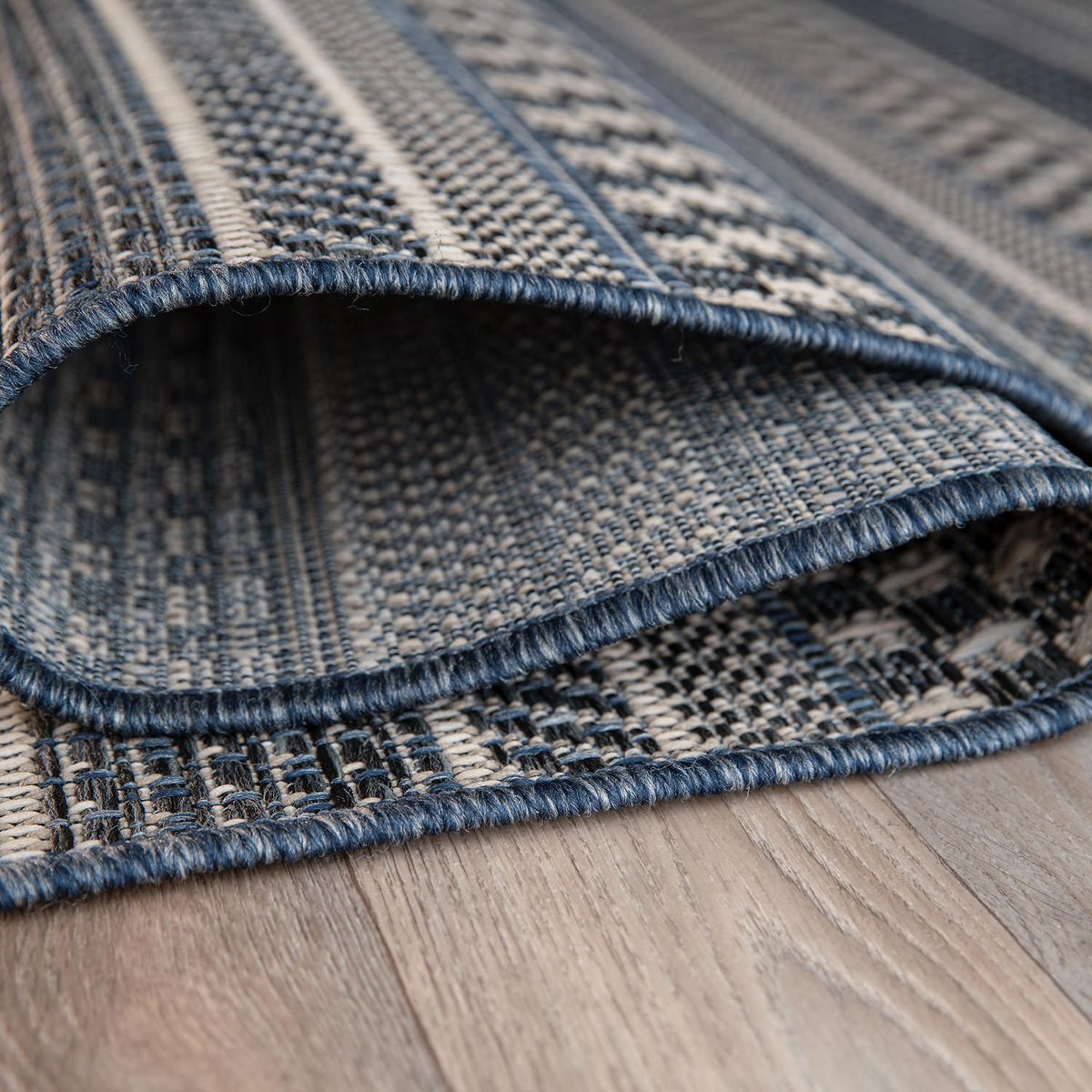 World Rug Gallery Bohemian Geometric Stripe Indoor/Outdoor Area Rug: Weather-Resistant, Low Pile - thumbnail 5