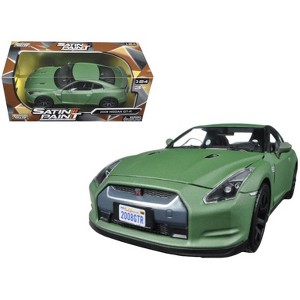 2008 Nissan GT-R R35 Matt Green 1/24 Diecast Model Car by Motormax - 1 of 3