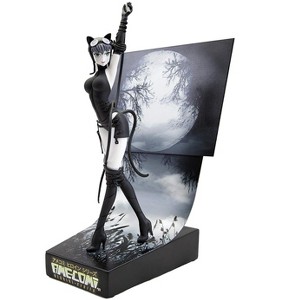 Factory Entertainment DC Comics Catwoman 10 Inch Ame-Comi Premium Motion Statue - Manga Variant - 1 of 3