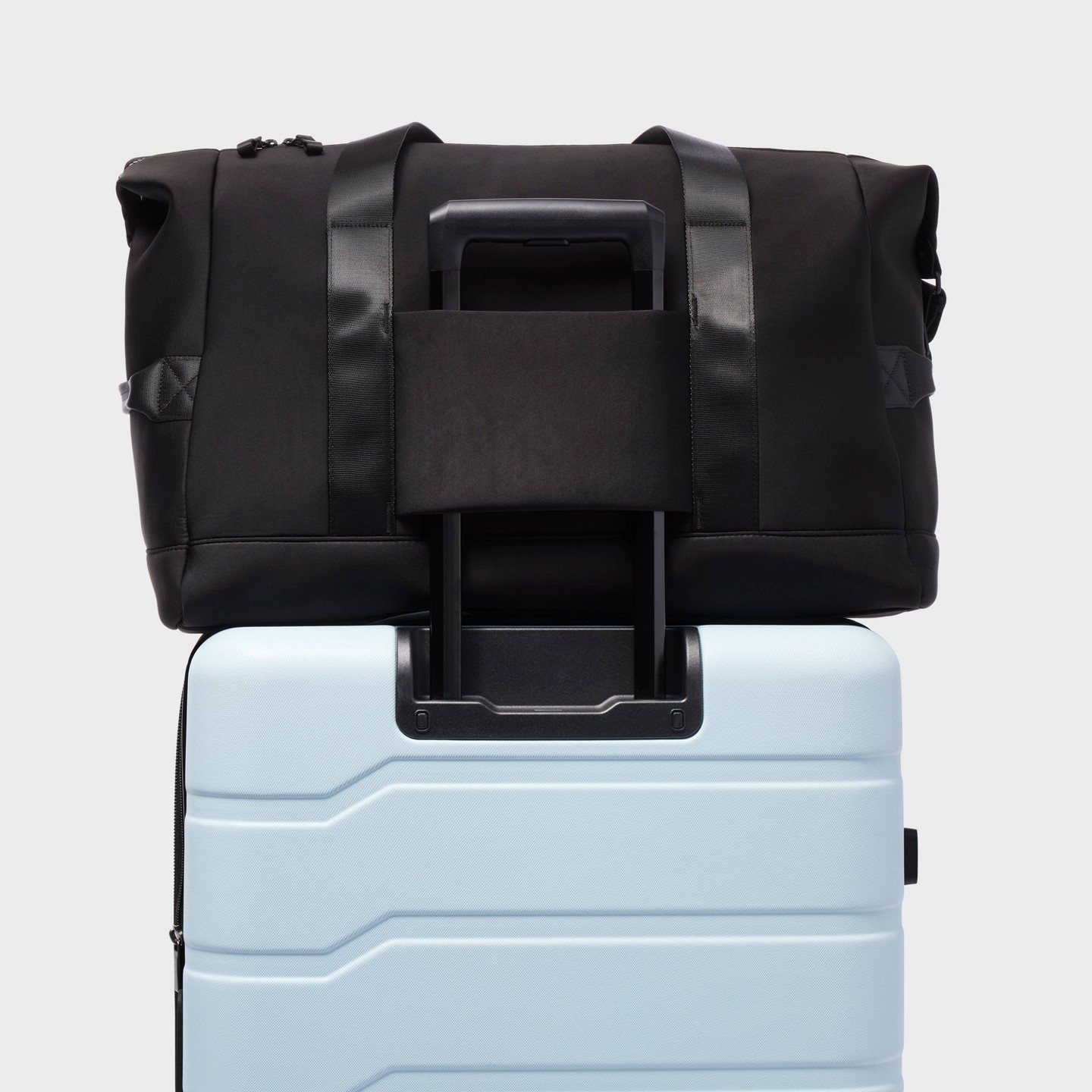 Сумка All In Motion Faux Neoprene Weekender Travel Carry On, цвет: Чёрный — фото 5