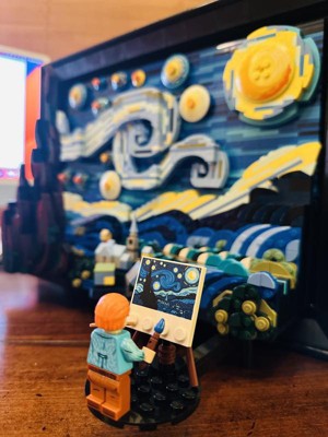 LEGO Ideas Vincent Van Gogh The Starry Night Building Set for Adults,  Unique 3D Wall Art Home Décor Piece or Table Display with Artist  Minifigure
