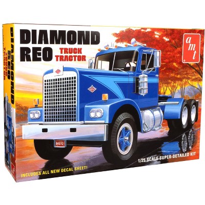 Skill 3 Model Kit Diamond Reo Truck Tractor 1/25 Plastic Model Kit by AMT