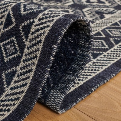 Handmade Black and Ivory Wool Flat Weave Area Rug, 4' x 6'