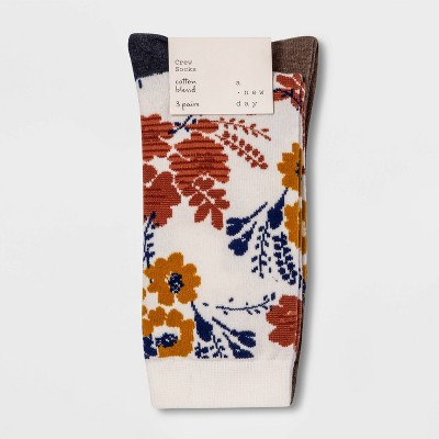 Women&#39;s Floral Print 3pk Crew Socks - A New Day&#8482; Ivory/Heather Brown 4-10