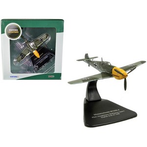 Messerschmitt Bf 109E-4 Fighter Plane Pilot: Wolfgang Lippert GrpKdr II/JG 27 1940 1/72 Diecast Model Airplane by Oxford Diecast - 1 of 3