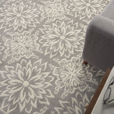 Ivory and Grey Floral Synthetic 5' x 7' Area Rug