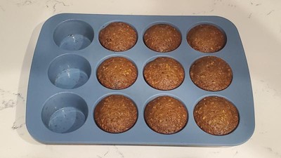 Silicone Muffin Pan12 Cup Large,Non-Stick Jumbo Muffin Pan,Food Grade Silicone Baking Pan - BPA Free and Dishwasher Safe, Red