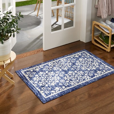 Walker Navy Blue Tufted Medallion Washable Rug 2' x 3'