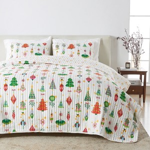 Cheerful Holiday Reversible Quilt Set with Shams - Great Bay Home - 1 of 4