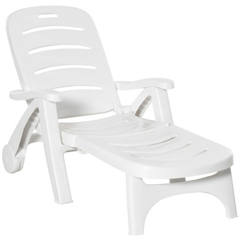 Plastic lounge chairs target new arrivals