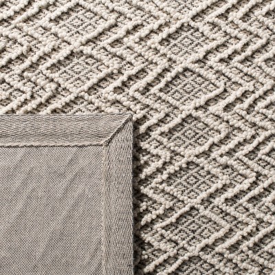 Handmade Grey and Black Wool Tufted Accent Rug, 2'3" x 4'