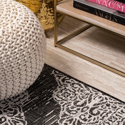 Black and Ivory Medallion Flat Woven Indoor/Outdoor Rug
