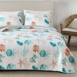 Coastal Beach Reversible Quilt Set With Shams - Great Bay Home - 1 of 4