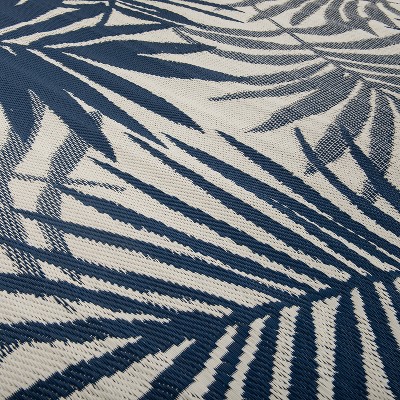 Blue Floral Reversible Synthetic Outdoor Rug, 5' x 7'