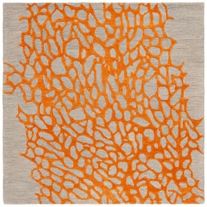 Blossom BLM695 Hand Hooked Rug - Safavieh - 1 of 3