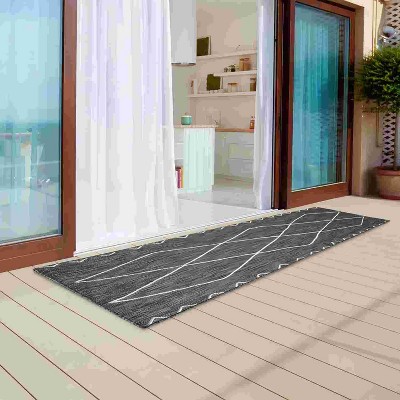 LunaLulink 82.00 in * 31.00 in * 0.25 in Darya Moroccan Indoor/Outdoor Rug