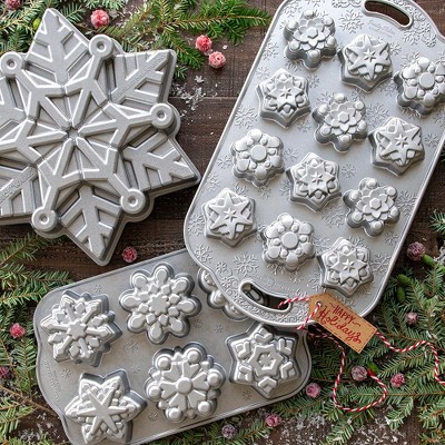 Frozen Snowflake Cakelet Pan - Thumbnail 2