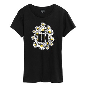 Women's - Case IH - Classic Logo Daisy Knock Out Short Sleeve Graphic T-Shirt - 1 of 4