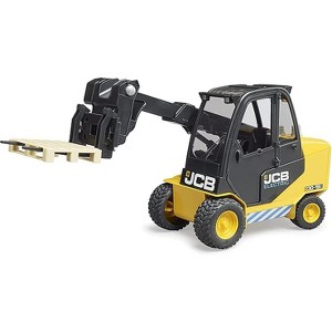 Bruder JCB Teletruk with Pallet - 1 of 4