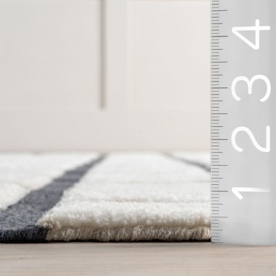 Ivory and Gray Handwoven Wool Rectangular 4' x 6' Area Rug