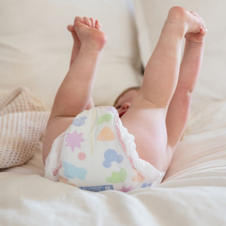 Huggies Snug & Dry Disposable Diapers - (Select Size and Count), 3 of 13