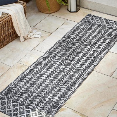 Bohemian Black/Ivory Geometric Synthetic Indoor/Outdoor Rug