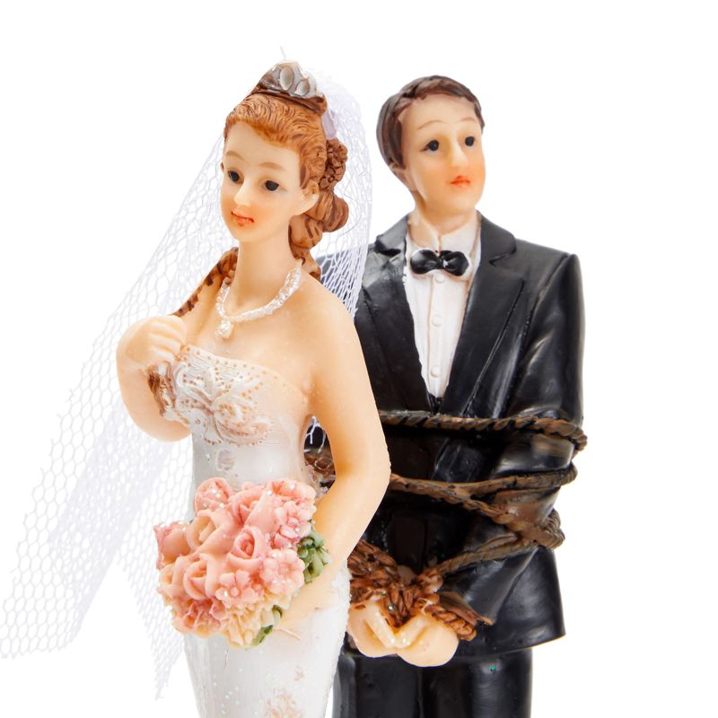 Juvale Funny Wedding Cake Topper, Bride Tied Up Groom Couple Figurine Decorations (2.6 x 4.6 x 2.3 In), 5 of 10