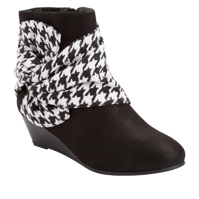 Comfortview Women's The Inez Bootie (Wide Widths Available)